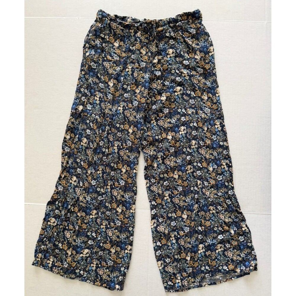 Maurices Women's M Wide-Leg Floral Pull-on Capri Pants Crinkle Gauze Vacation